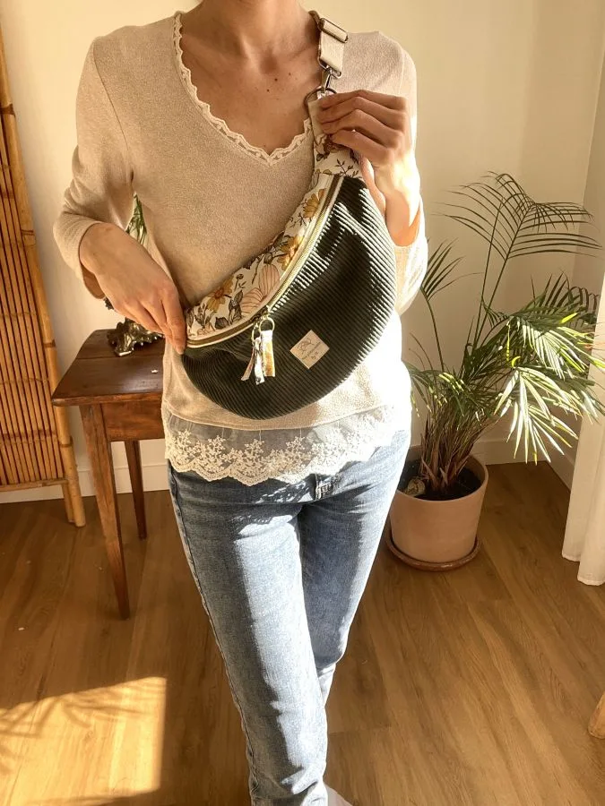 Banane en velours côtelé kaki et fleurs vintage – Image 2