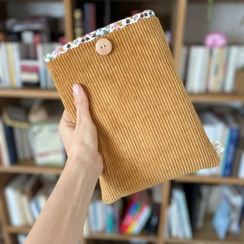 Pochette à livre velours ocre