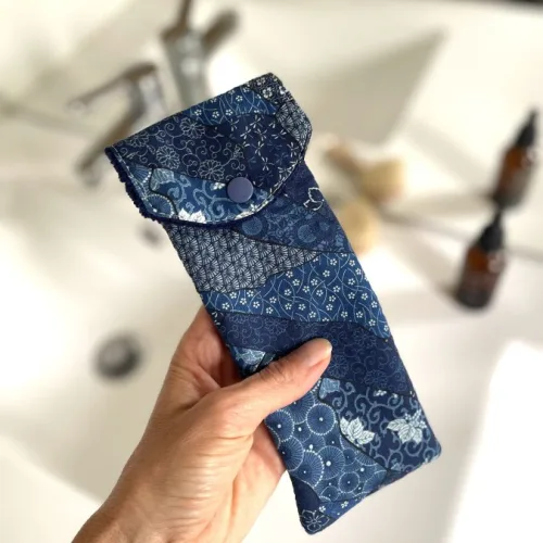 Pochette brosse à dents bleue motif japonais