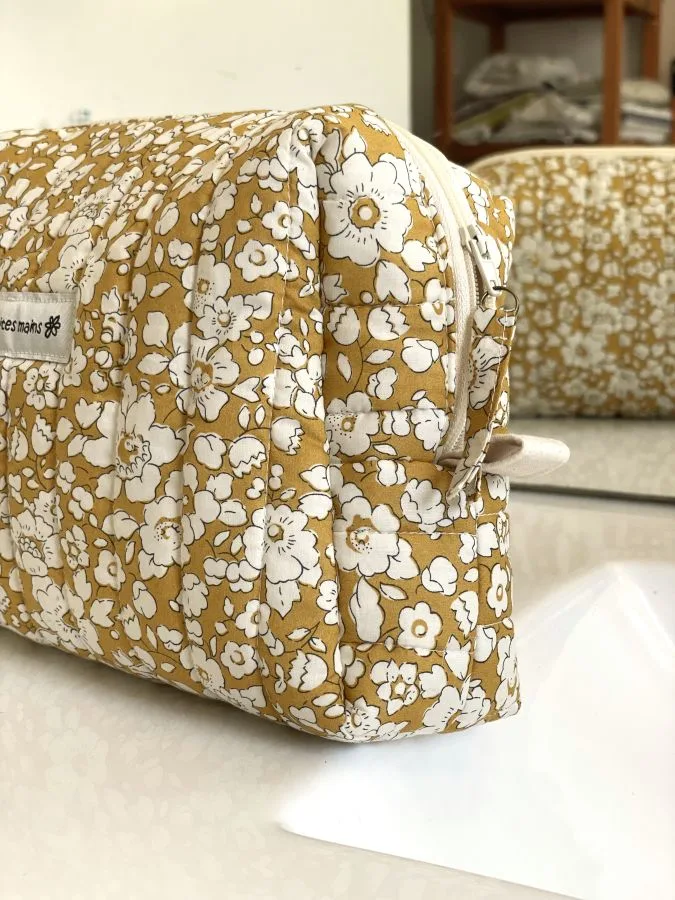 Trousse de toilette matelassée Liberty – Image 3