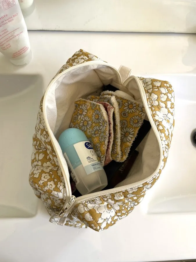 Trousse de toilette matelassée Liberty – Image 2