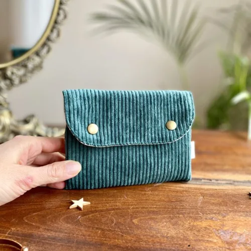 Porte-feuille en velours vert sapin, intérieur avec porte monnaie et porte carte coton léopard