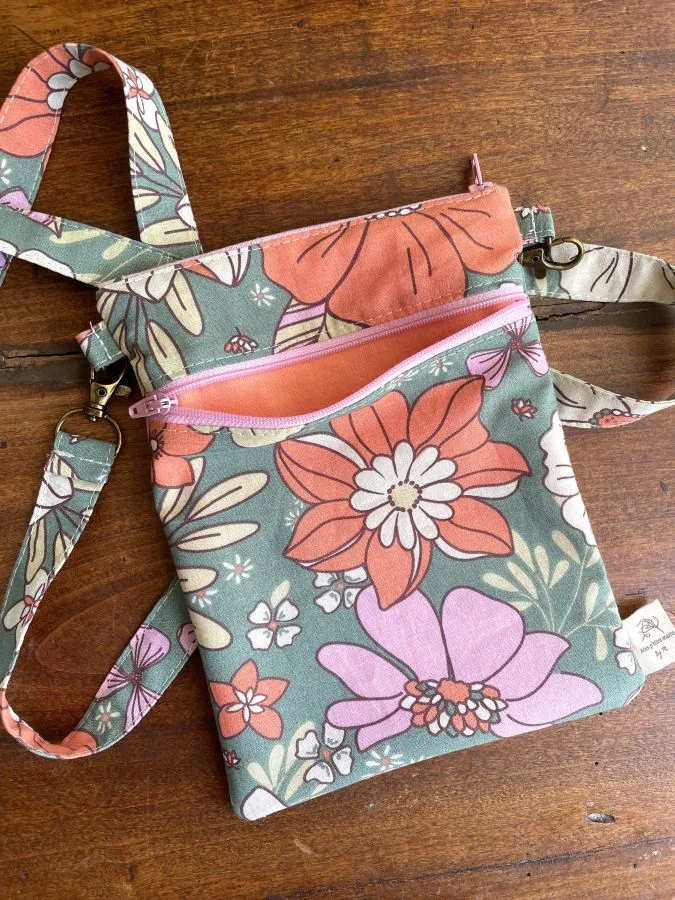 sac fleuri vert, orange et rose