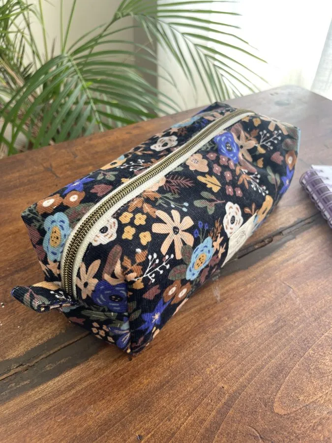 Trousse d'école velours fleuri Olga – Image 2