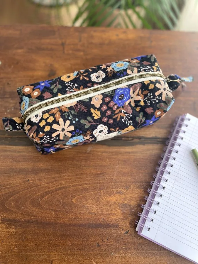Trousse d'école velours fleuri Olga – Image 6