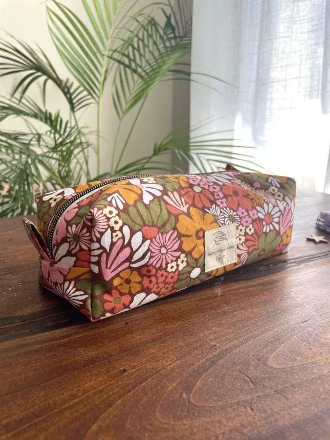 trousse de bureau fleurie au motif tropicale