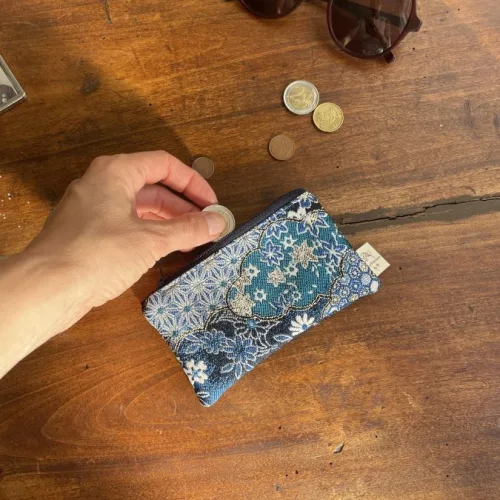 Porte-monnaie jacquard nuages bleus