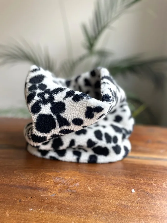 tour de cou moumoute noir et blanc