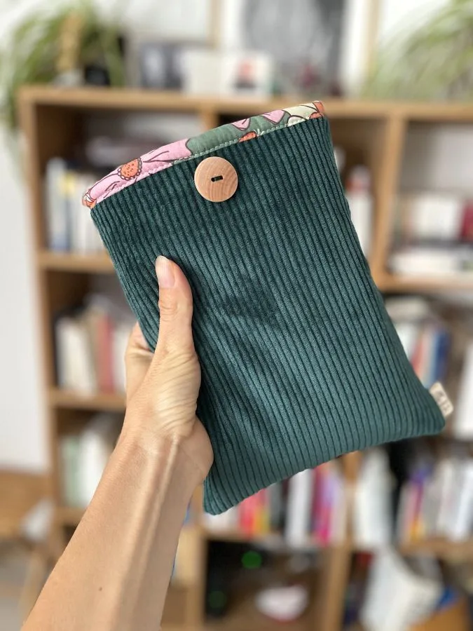 Pochette à livre Velours vert et grandes fleurs – Image 4
